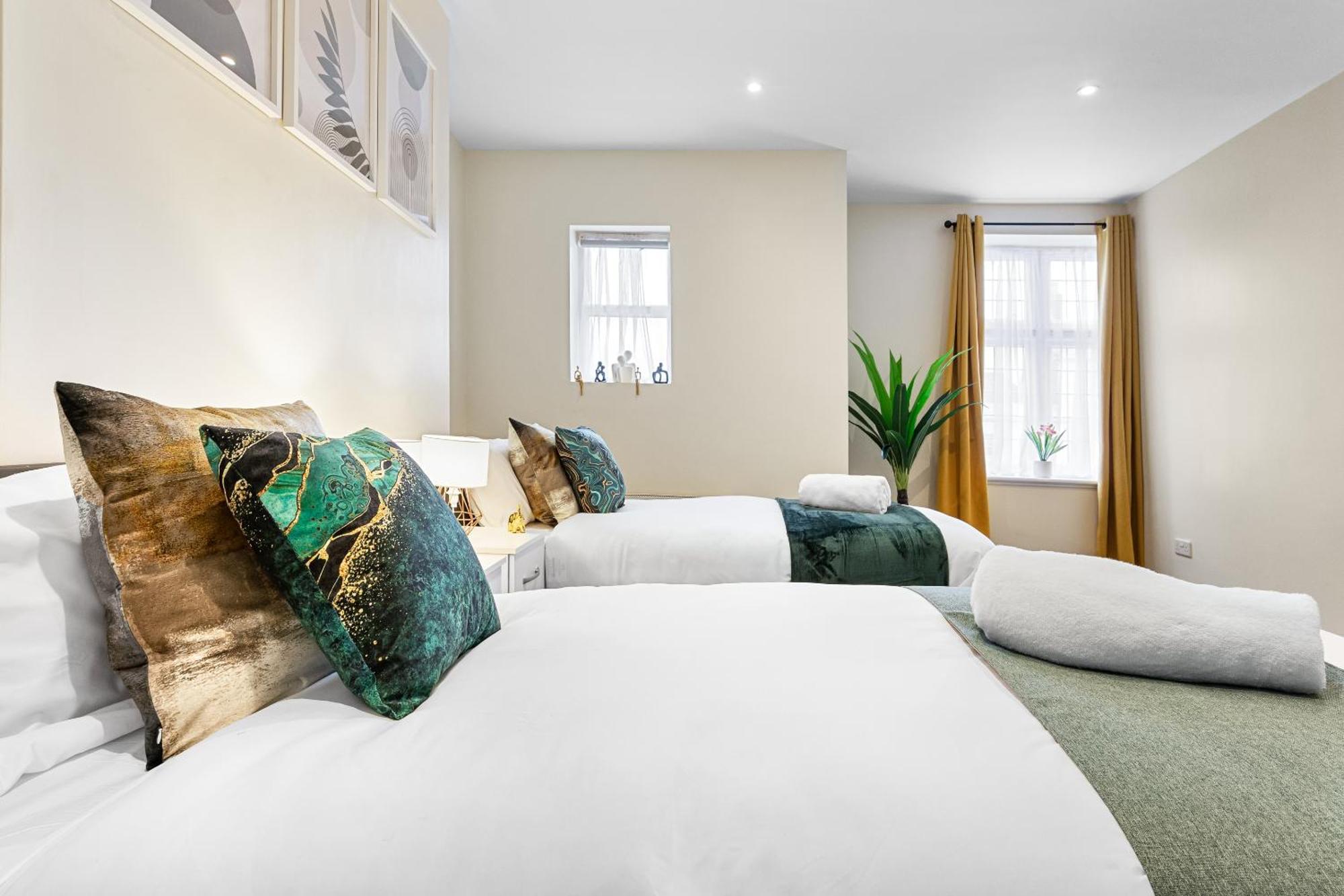 Elegant 2Br London Hideaway- King Bed, Sleeps 6 - Parking- Instant Book- 20 Percent Off Limited Time! Barnet Zewnętrze zdjęcie
