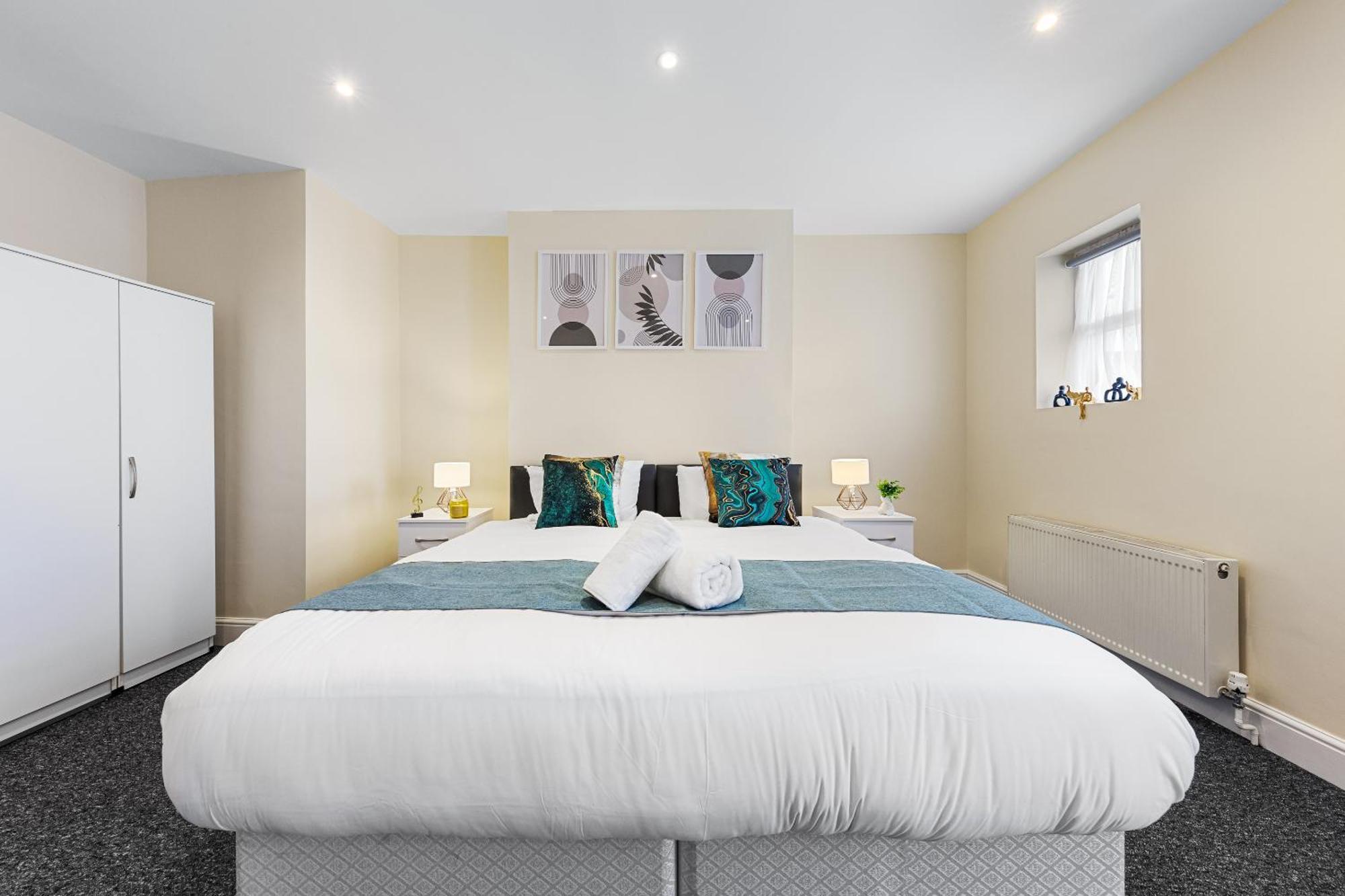 Elegant 2Br London Hideaway- King Bed, Sleeps 6 - Parking- Instant Book- 20 Percent Off Limited Time! Barnet Zewnętrze zdjęcie
