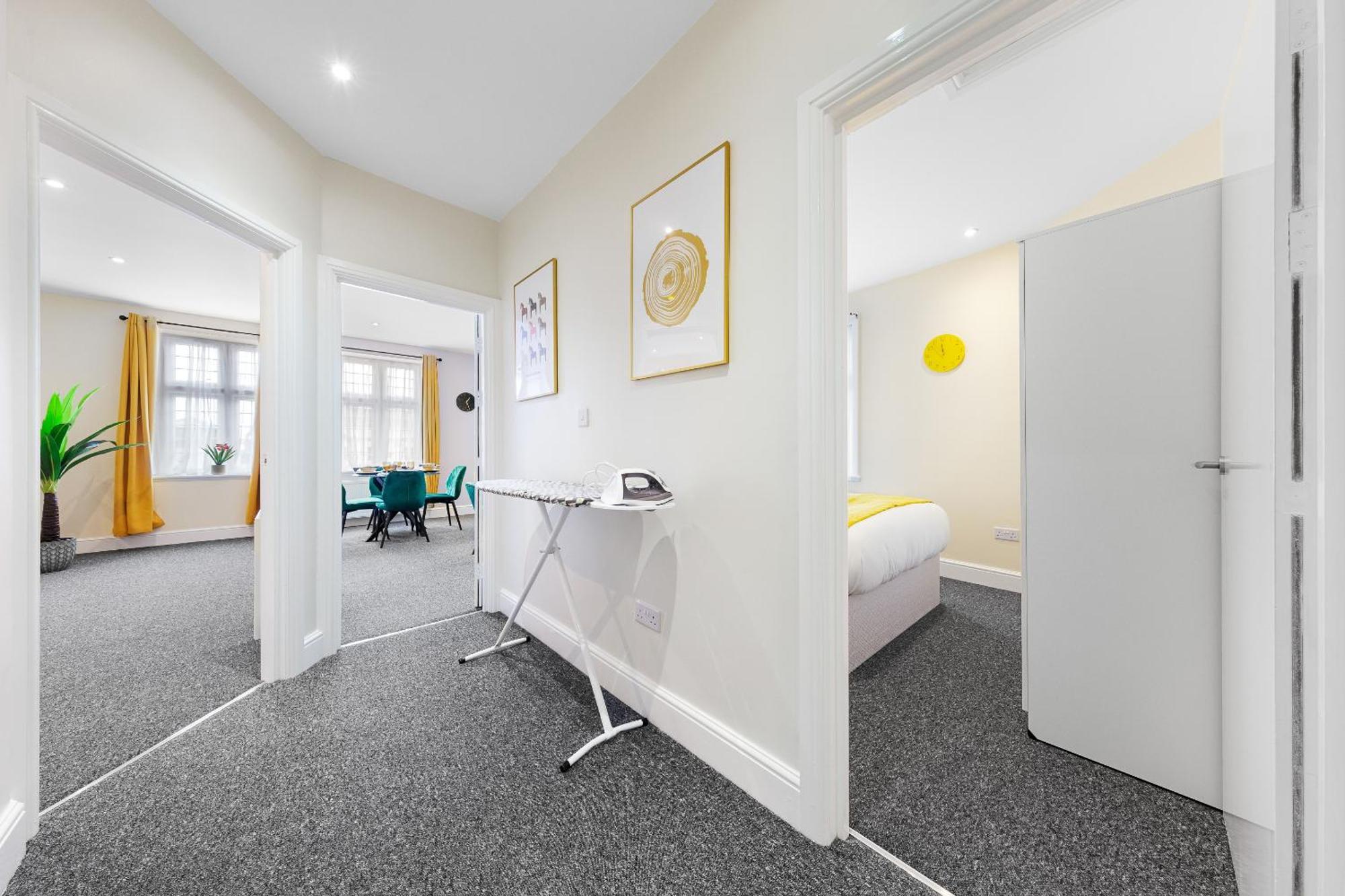 Elegant 2Br London Hideaway- King Bed, Sleeps 6 - Parking- Instant Book- 20 Percent Off Limited Time! Barnet Zewnętrze zdjęcie