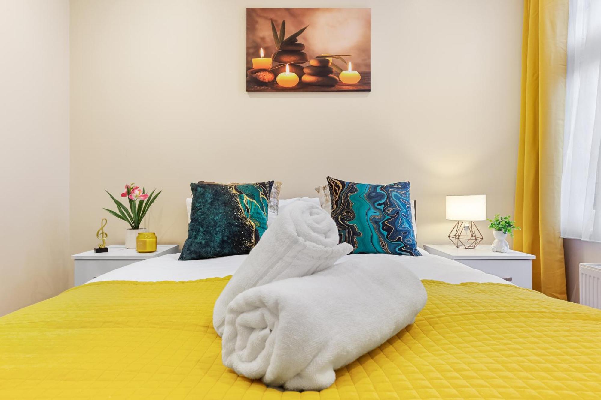 Elegant 2Br London Hideaway- King Bed, Sleeps 6 - Parking- Instant Book- 20 Percent Off Limited Time! Barnet Zewnętrze zdjęcie