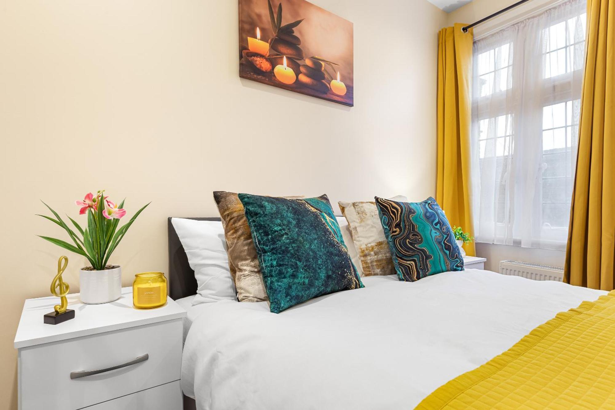 Elegant 2Br London Hideaway- King Bed, Sleeps 6 - Parking- Instant Book- 20 Percent Off Limited Time! Barnet Zewnętrze zdjęcie