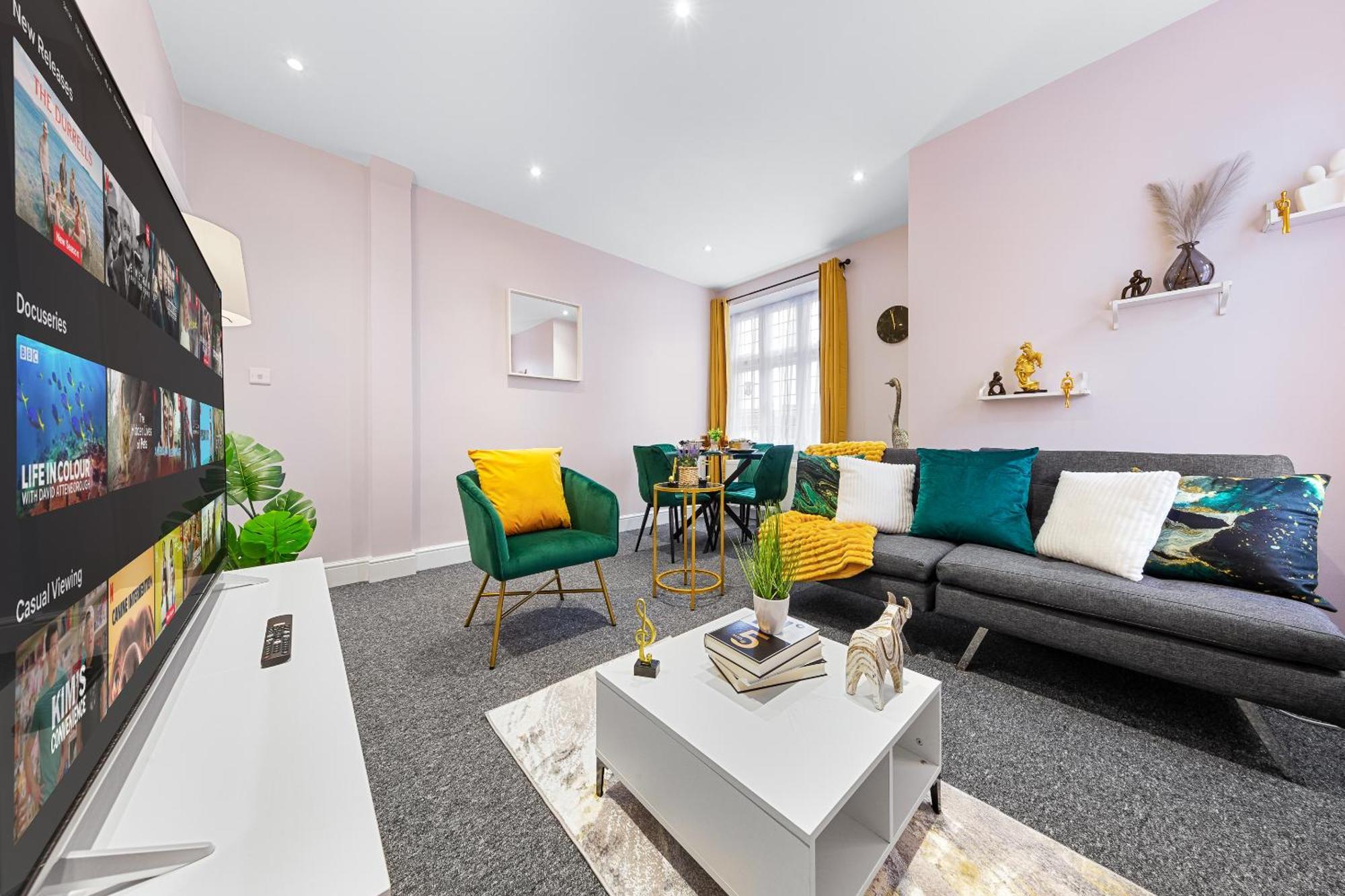 Elegant 2Br London Hideaway- King Bed, Sleeps 6 - Parking- Instant Book- 20 Percent Off Limited Time! Barnet Zewnętrze zdjęcie